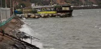 Tekirdağ'da Poyraz Deniz Ulaşımını Aksatıyor