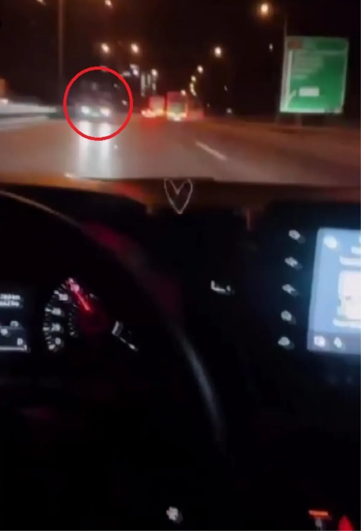 Bursa'da Ters Yönlü Araçla TIR Çarpıştı: Sürücü Ağır Yaralı