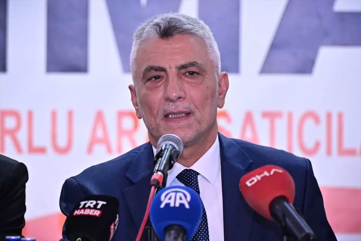 Ticaret Bakanı Bolat, oto galerici esnafı ile bir araya geldi Açıklaması