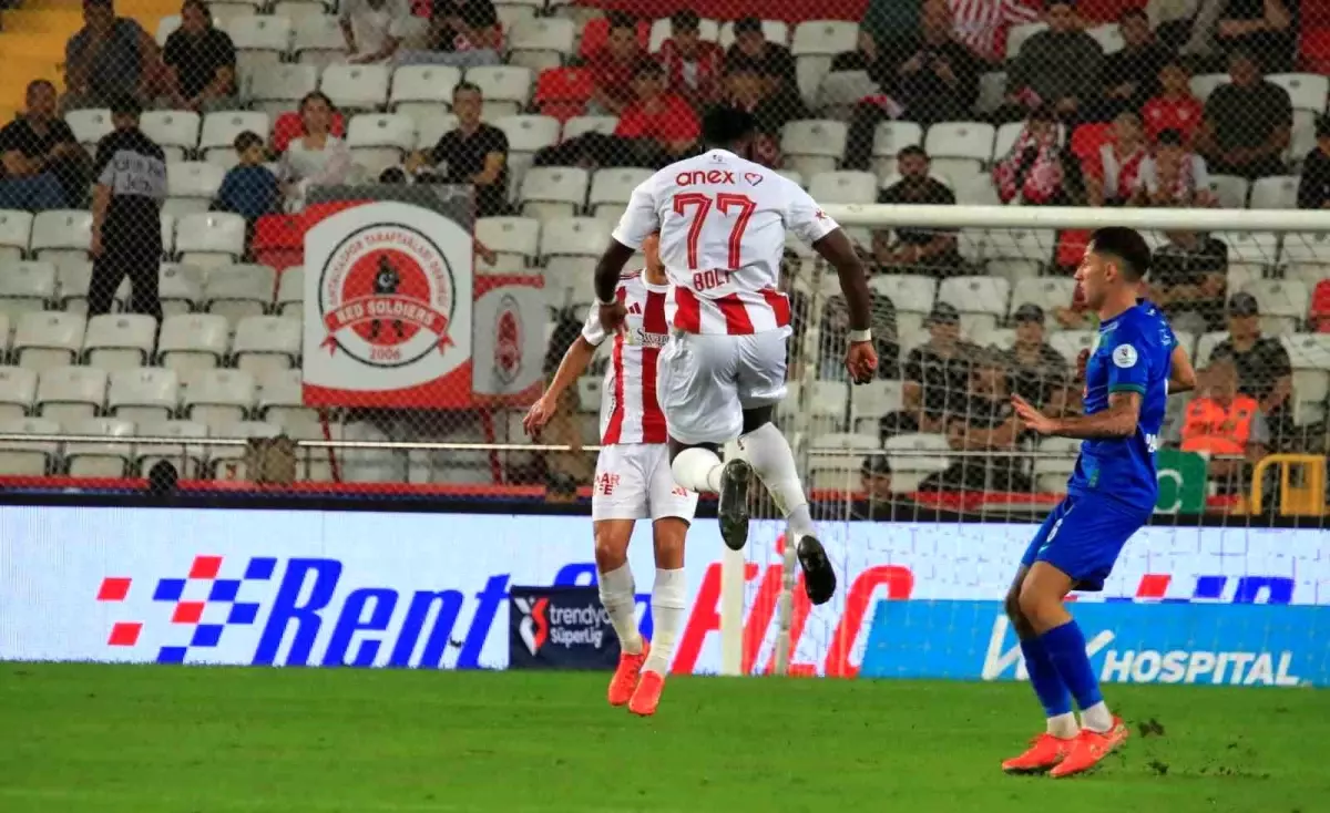 Antalyaspor, Çaykur Rizespor'a 5-2 Yenildi