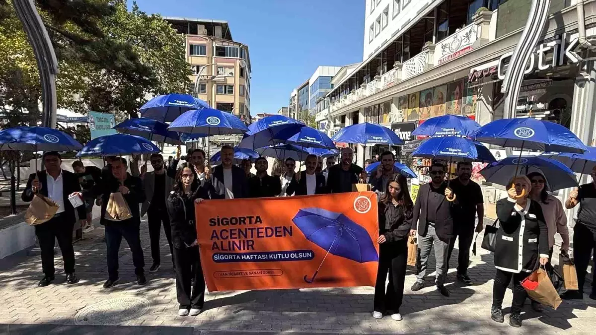 Sigorta Acenteleri Van'da Sigorta Haftası'nı Kutladı