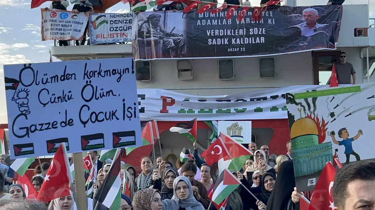 Zonguldak'ta STK'lar ve Balıkçılardan İsrail Protestosu