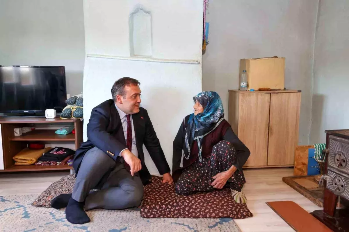 Vali Sözer, 96 Yaşındaki Fatma Teyze ile Buluştu