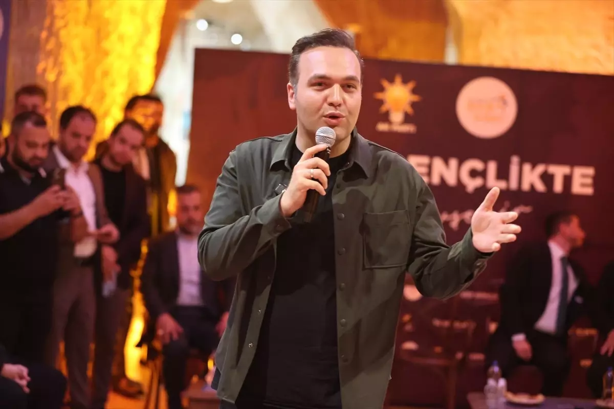 Gençler Umutla Geleceğe Bakıyor