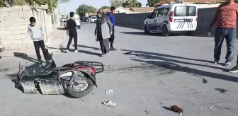 Aksaray'da panelvanla çarpışan motosikletteki 3 kişi yaralandı
