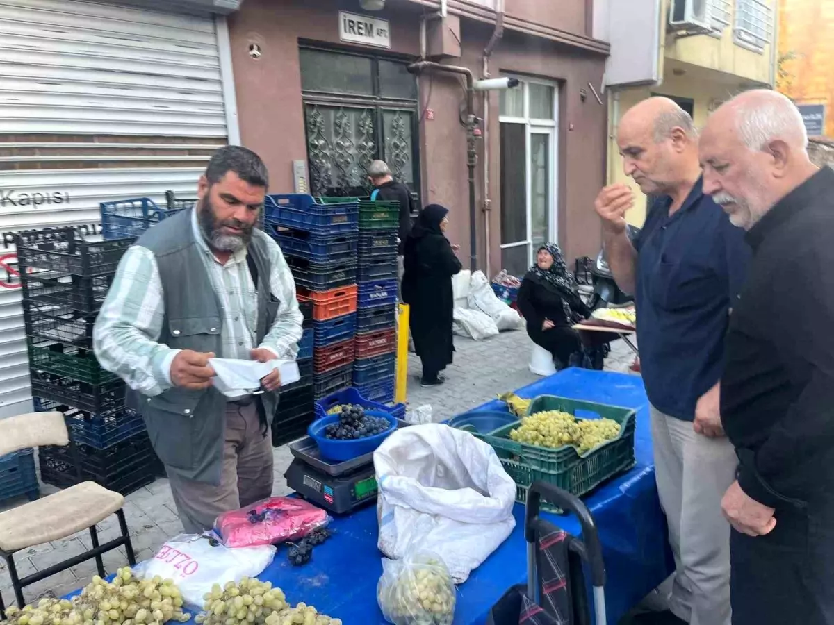 Alaşehir Üzümleri Tavşanlı Pazarında Satışa Sunuldu