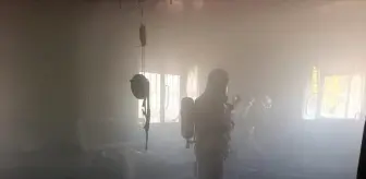 Antakya'da Tek Katlı Evde Yangın Çıktı