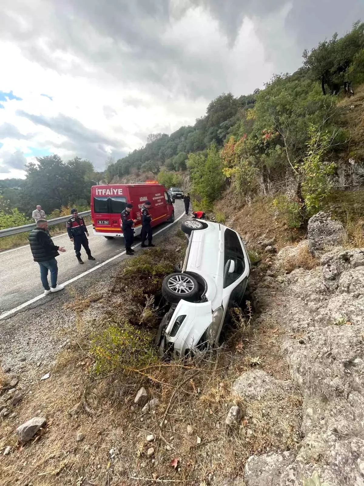 Balıkesir'de Tek Taraflı Kaza: Sürücü Yaralanmadı