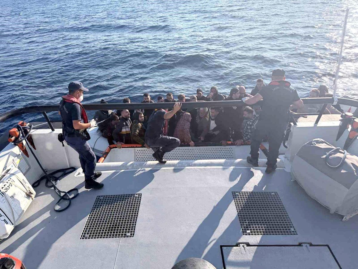 Bodrum Açıklarında 35 Düzensiz Göçmen Yakalandı