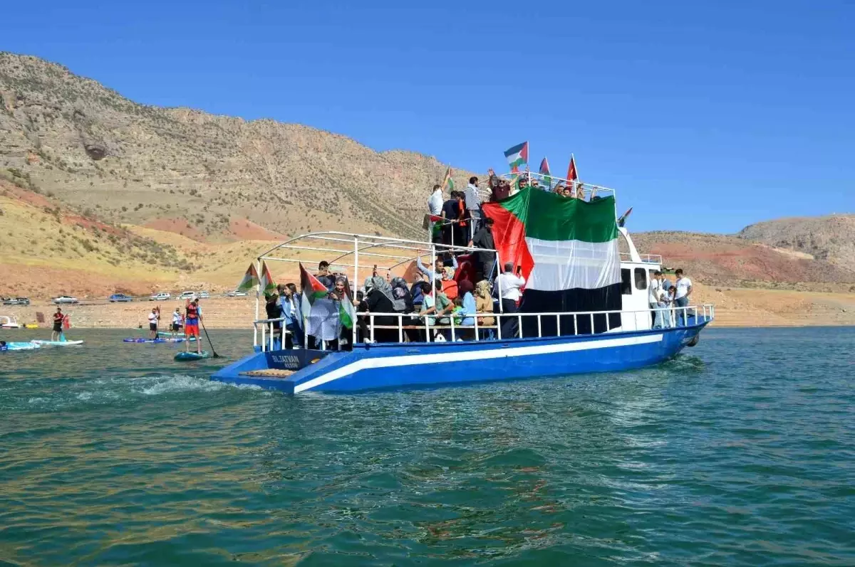 Siirt'te Gazze'ye Destek Gösterisi Düzenlendi