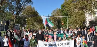 Bursa ve Kütahya'da Küresel Sumud Filosu'na Destek Yürüyüşleri Düzenlendi