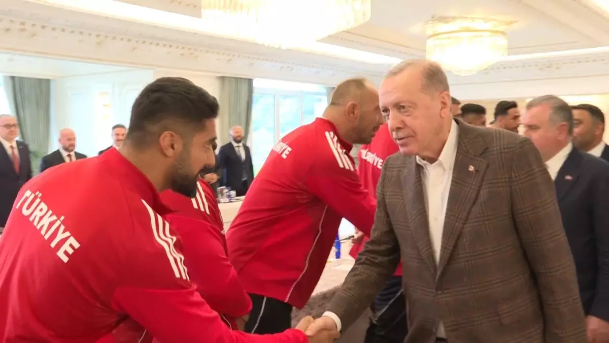 Cumhurbaşkanı Erdoğan Kırkpınar Yağlı Güreşleri Şampiyonlarını Kabul Etti