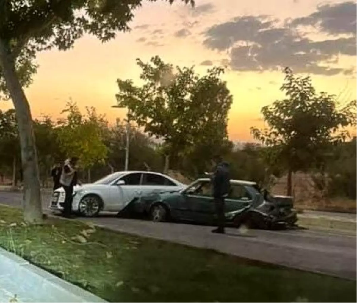 Elazığ'da Otomobil Çarpışması: 2 Yaralı