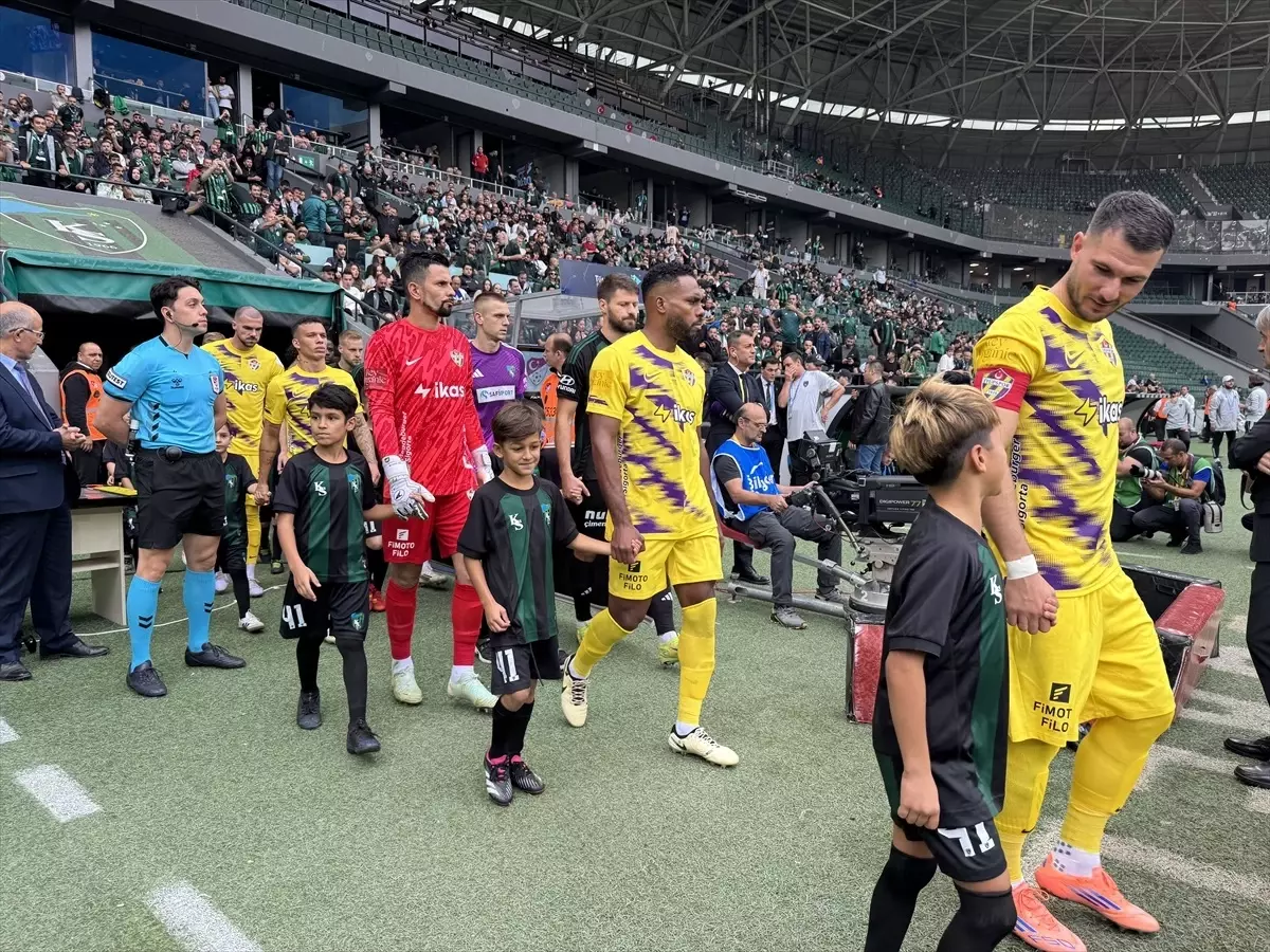 Kocaelispor ve Eyüpspor Maçının İlk Yarı Sonucu 0-0