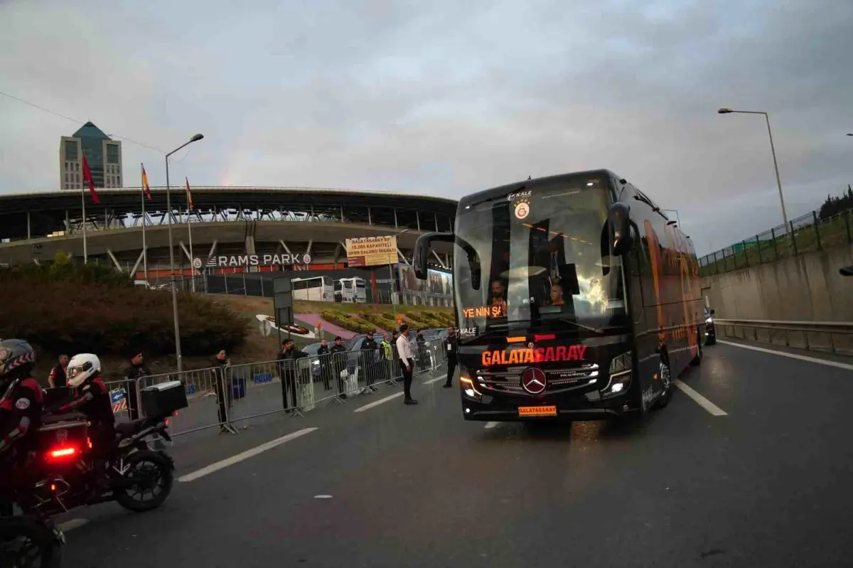 Galatasaray, Beşiktaş Derbisi İçin Stada Girdi