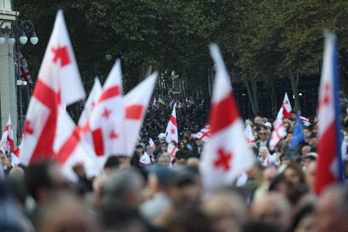 Gürcistan'da Yerel Seçimlerde Protesto Gösterileri