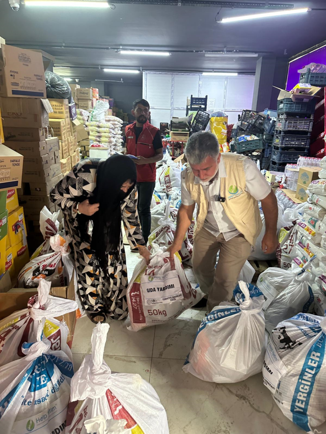 Help Yetim'den Doğu Anadolu bölgesine gönüllere dokunan yardım çalışmaları Help Yetim'den Doğu Anadolu bölgesine gönüllere dokunan yardım çalışmaları