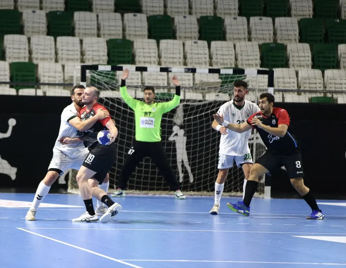 Giresunspor, Mihalıççık Belediyespor'u 33-30 Yenerek 8. Haftayı Kayıpsız Geçti