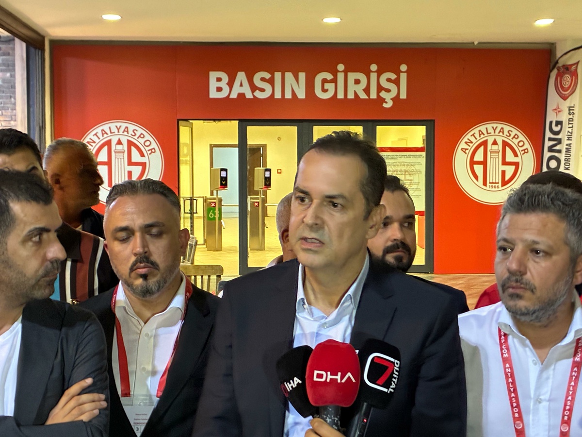 Antalyaspor Başkanı Rıza Perçin: 'Hocamızla Devam Edeceğiz'