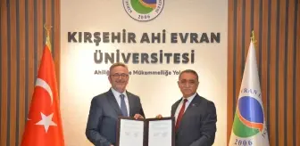 Kırşehir Ahi Evran Üniversitesi Yazma Eserlerini TÜYEK'e Devrediyor