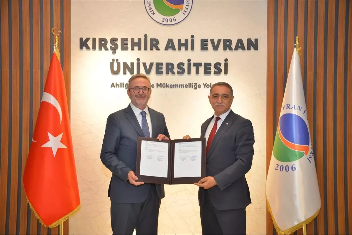Kırşehir Ahi Evran Üniversitesi Yazma Eserlerini TÜYEK'e Devrediyor