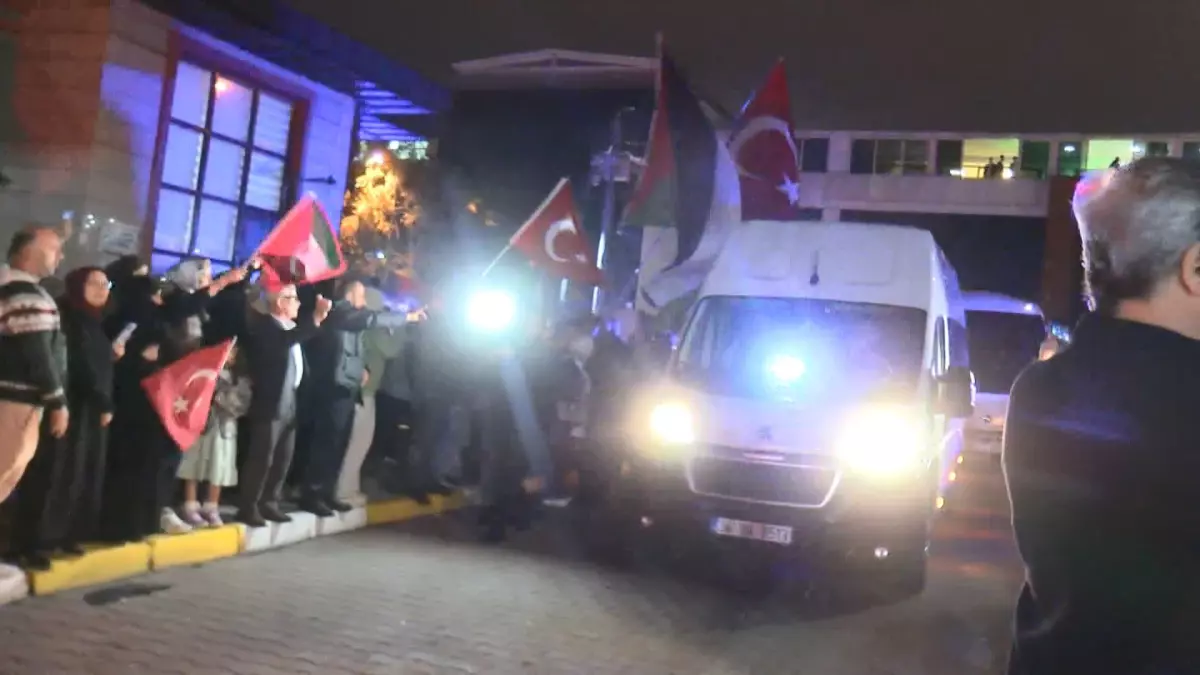 İsrail'den Kurtarılan Aktivistler İstanbul'a Döndü