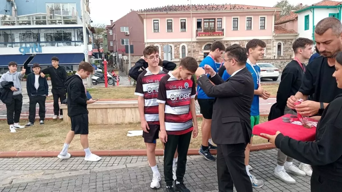 Mudanya Liseleri Arası 103. Mütareke Yılı Koşusu Yapıldı