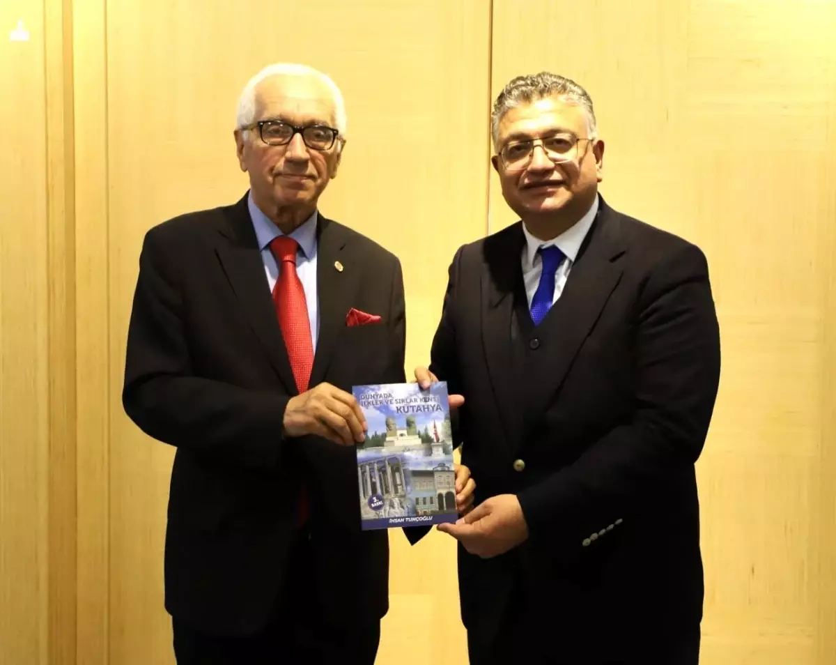 Kütahya Dumlupınar Üniversitesi Rektörü'nden Gazeteciliğe Övgü