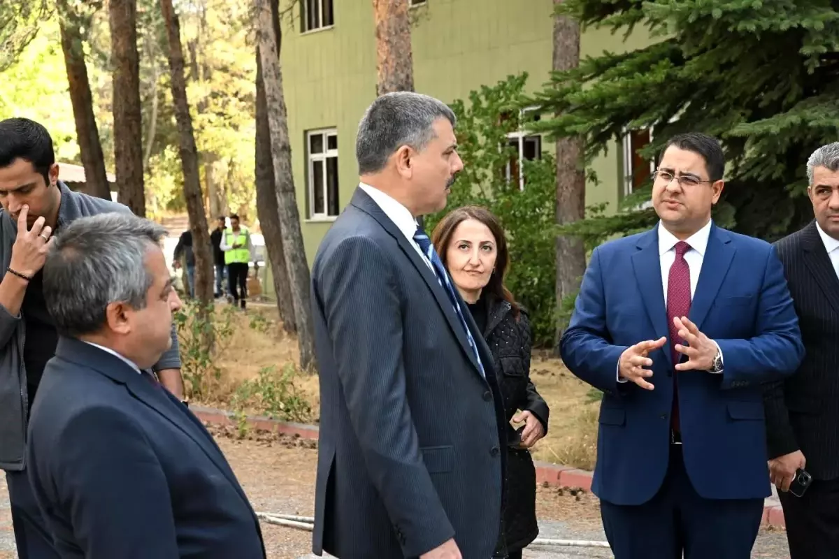 Vali Çiftçi, İnşaat ve Restorasyon Çalışmalarını İnceledi