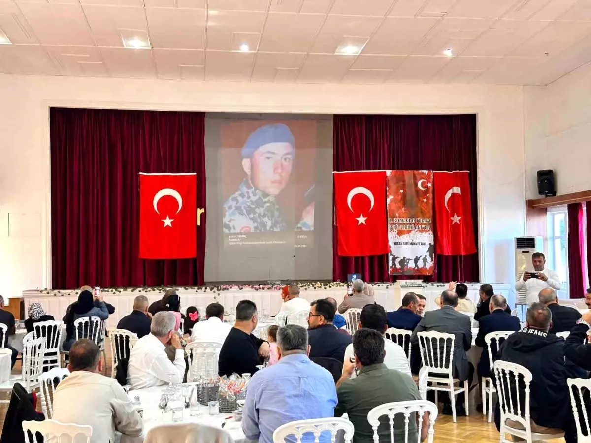3'üncü Komando Tugayı mensupları, şehit silah arkadaşlarını Ankara'da andı