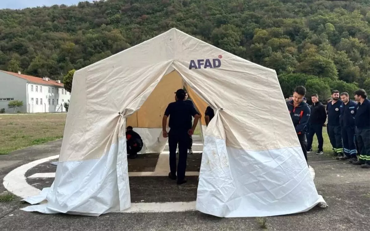 Bartın'da Deniz Kuvvetleri Personeline Çadır Kurma Eğitimi