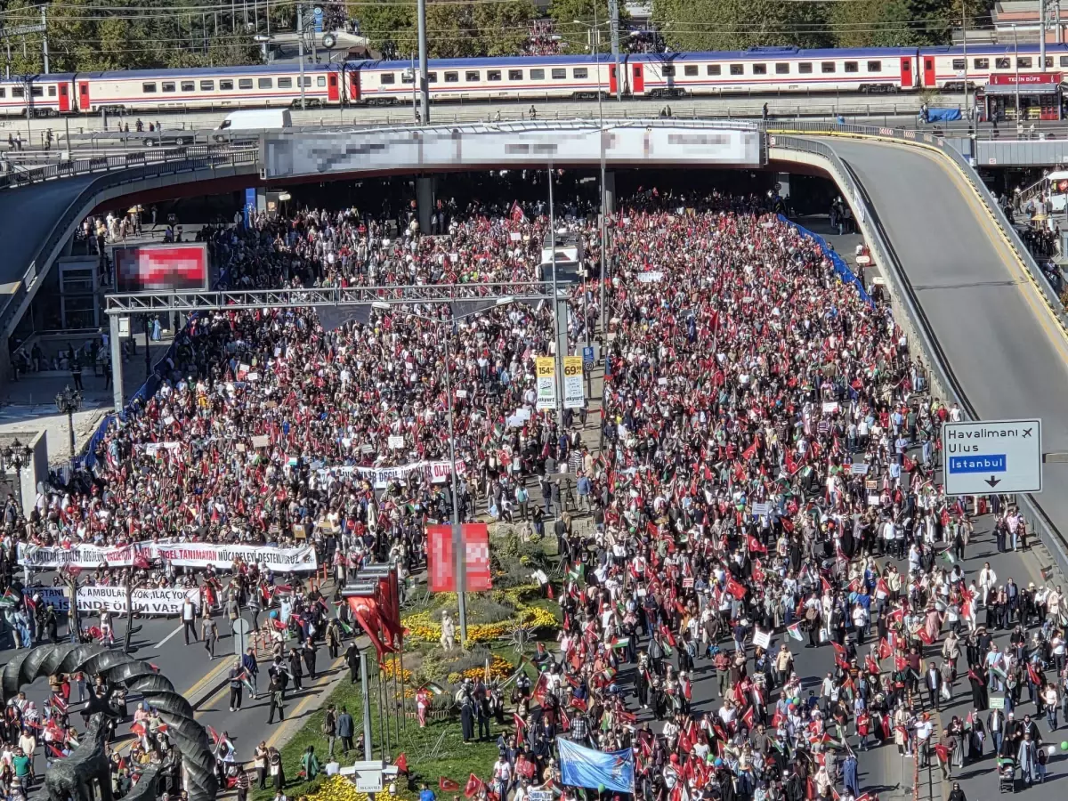 Ankara'da 'Gazze Kararlılık Yürüyüşü' Gerçekleşti