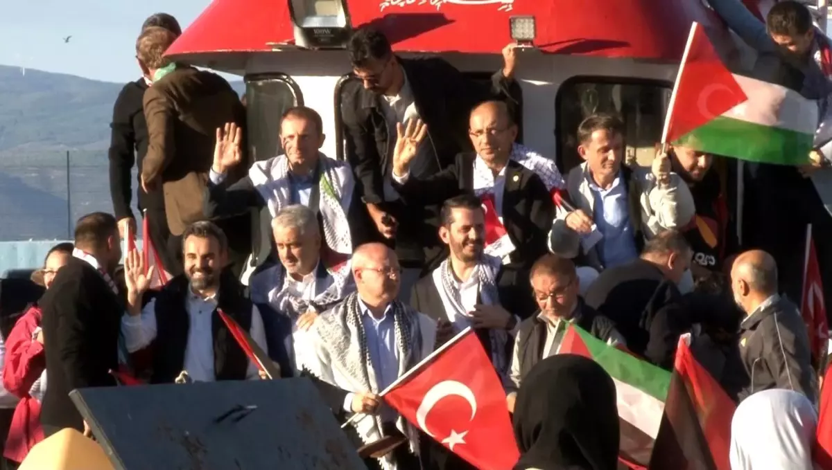 Bursa'da Filistin'e Destek İçin Tekne Yürüyüşü Düzenlendi