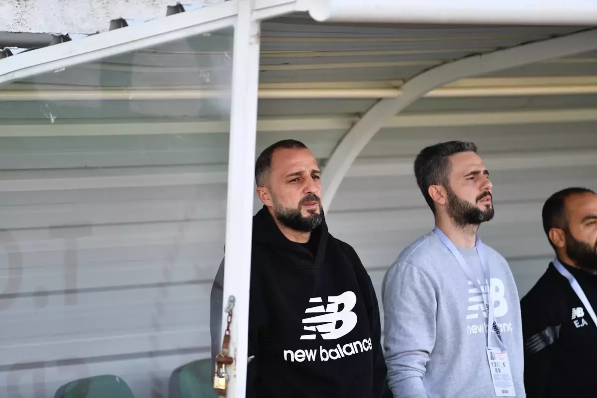 Bursaspor'un Teknik Direktörü Adem Çağlayan İstifa Etti
