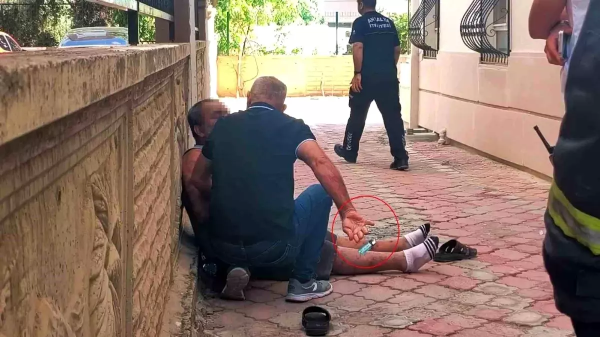 Antalya'da Psikolojik Sorunları Olan Adam Kendini Yakmaya Çalıştı