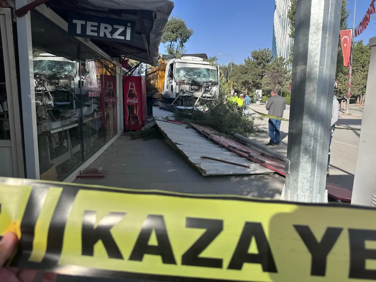 Malatya'da Freni Boşalan Kamyon Kazası: 1 Yaralı