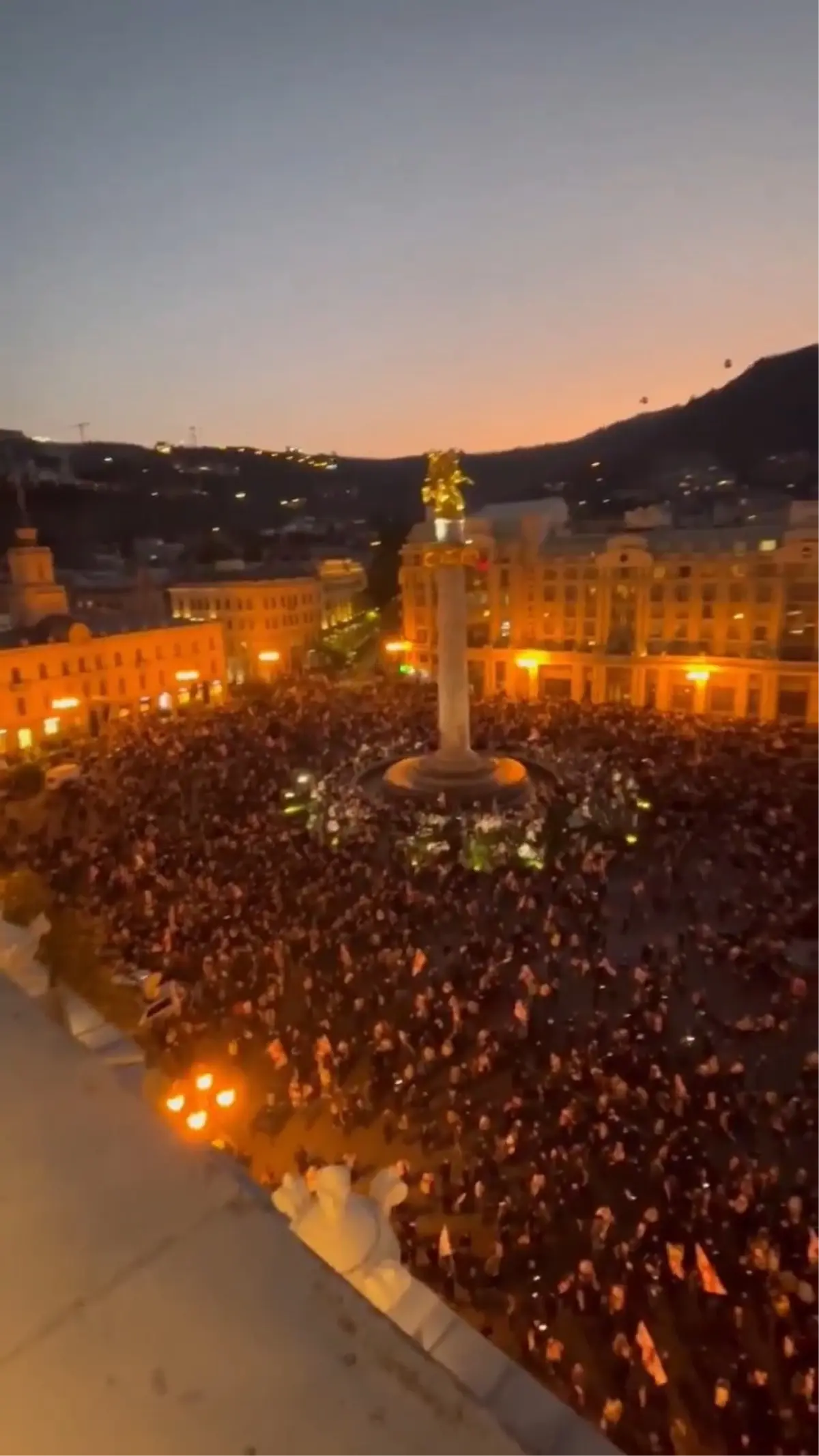Gürcistan'da Protesto Gösterisinde Arbede: 21 Polis ve 6 Gösterici Yaralandı