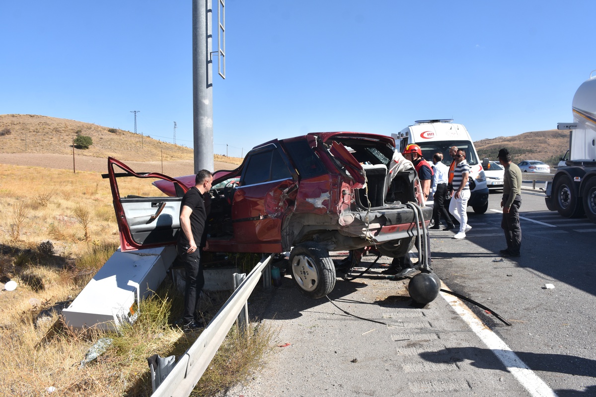 Sivas'ta Trafik Kazası: 10 Yaralı