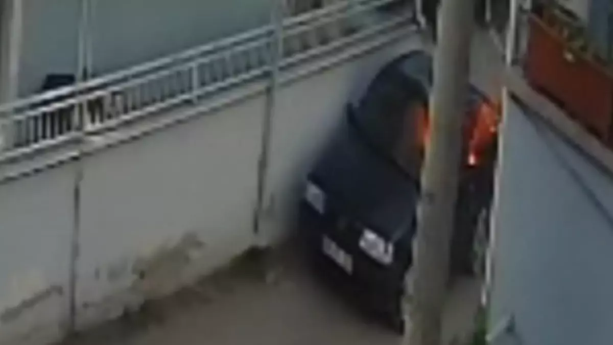Tokat'ta Kundaklama Olayı: Husumetli İki Kişi Arasında Tartışma Sonucu Araç Ateşe Verildi