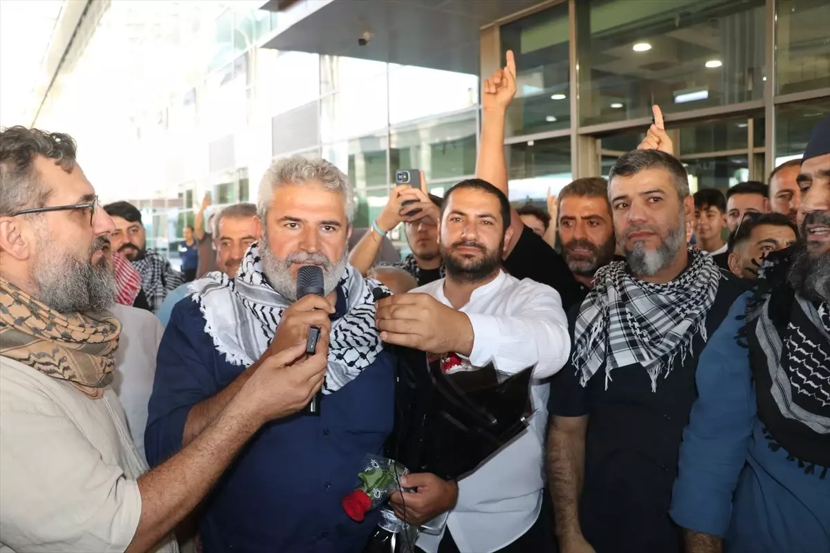 Küresel Sumud Filosu Aktivisti Işık, Mersin'de Karşılandı