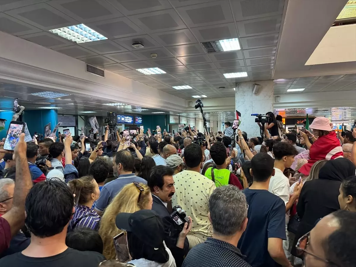 Tunuslu Aktivistler, İsrail'den Serbest Bırakıldıktan Sonra Coşkuyla karşılandı