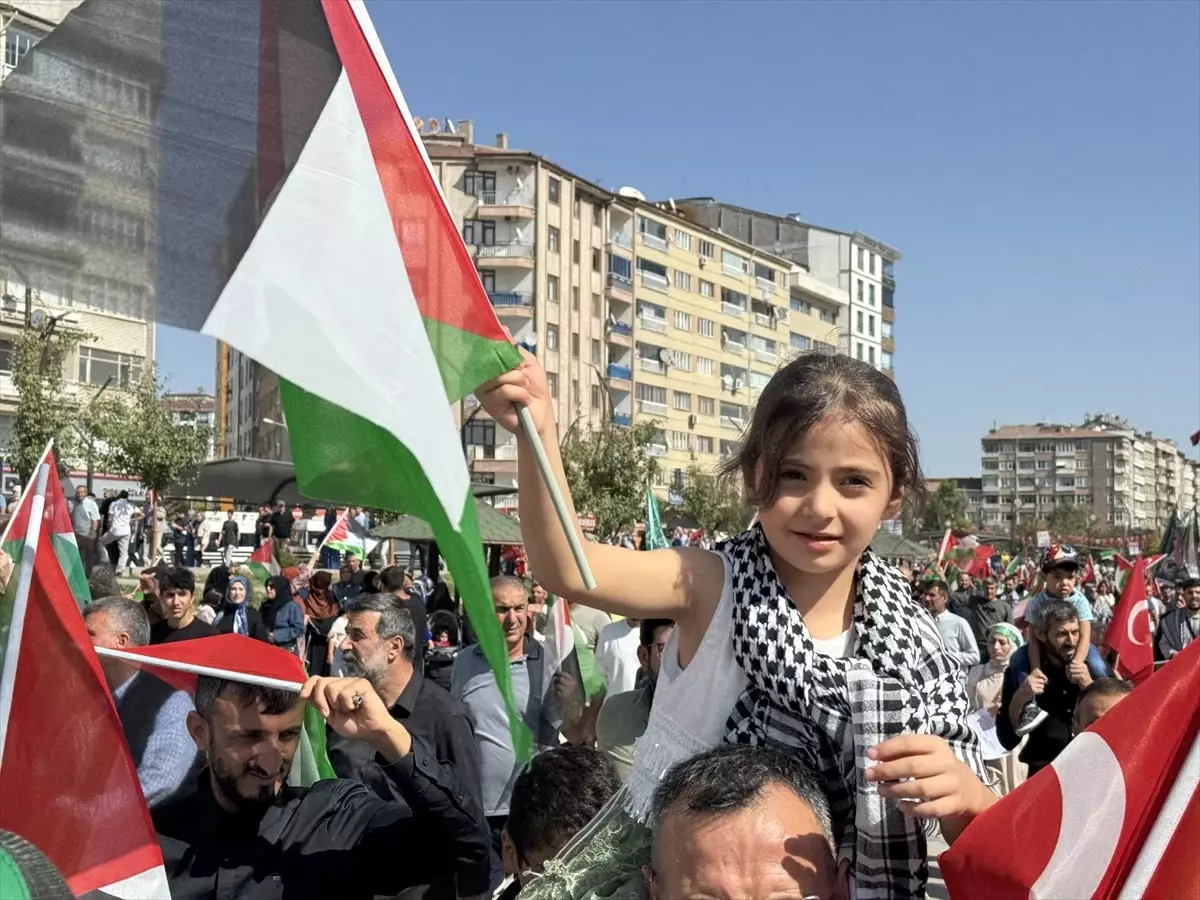 Elazığ'da Gazze Protestosu: 'Katil İsrail'e Lanet Mitingi'