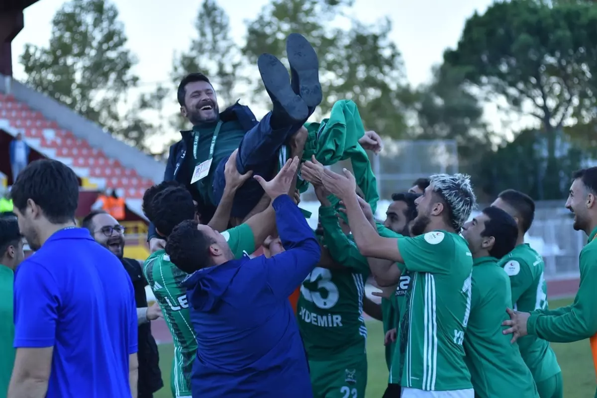 Kafkasspor, geriye düştüğü maçta 8 kişi kalmalarına rağmen galip geldi