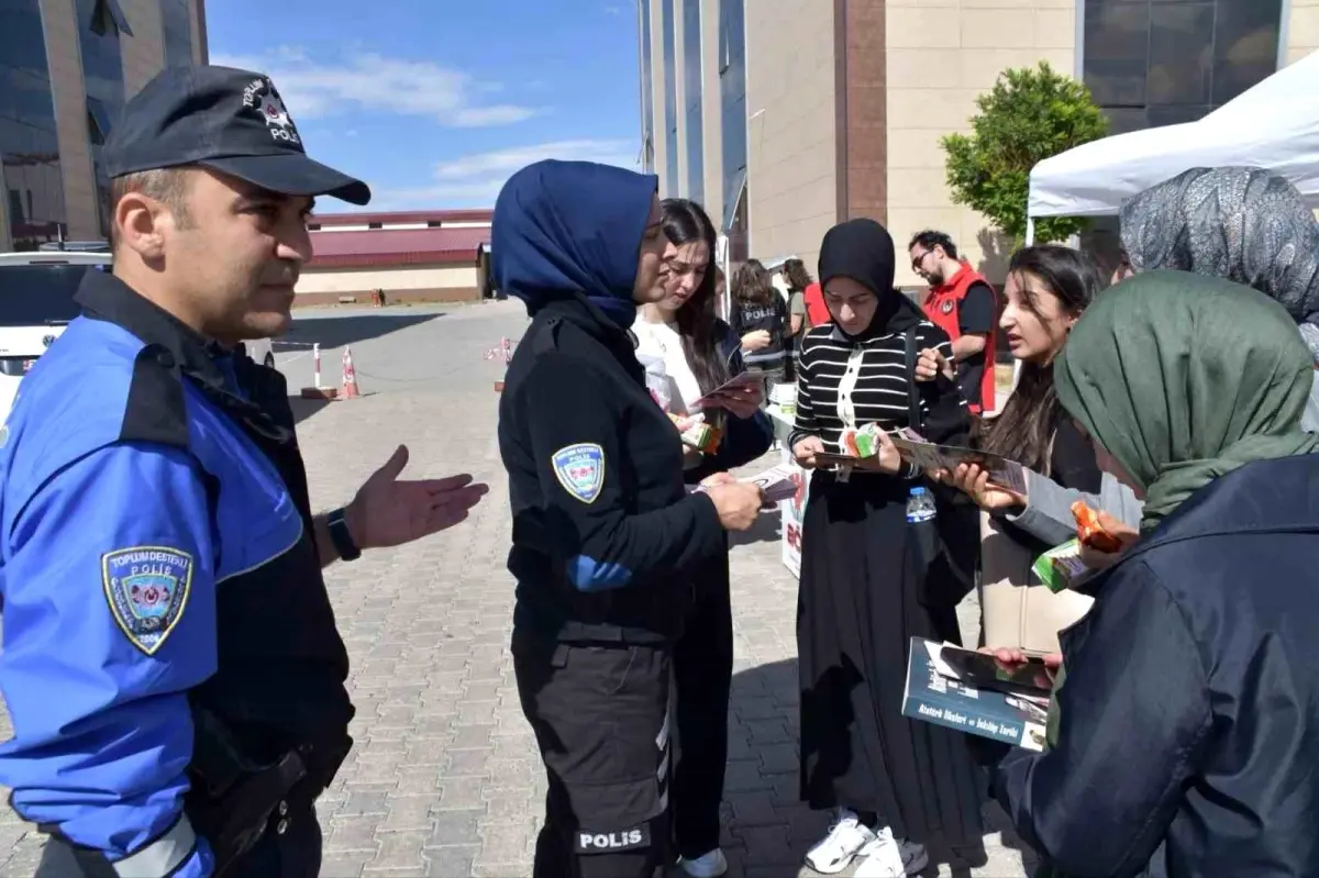 Kars'ta Öğrencilere Bilgilendirme Etkinliği