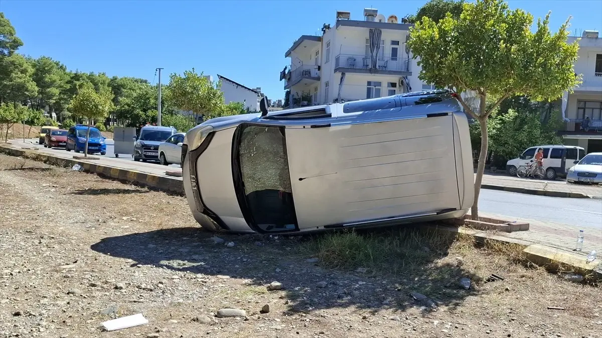 Manavgat'ta Trafik Kazası: 3 Yaralı