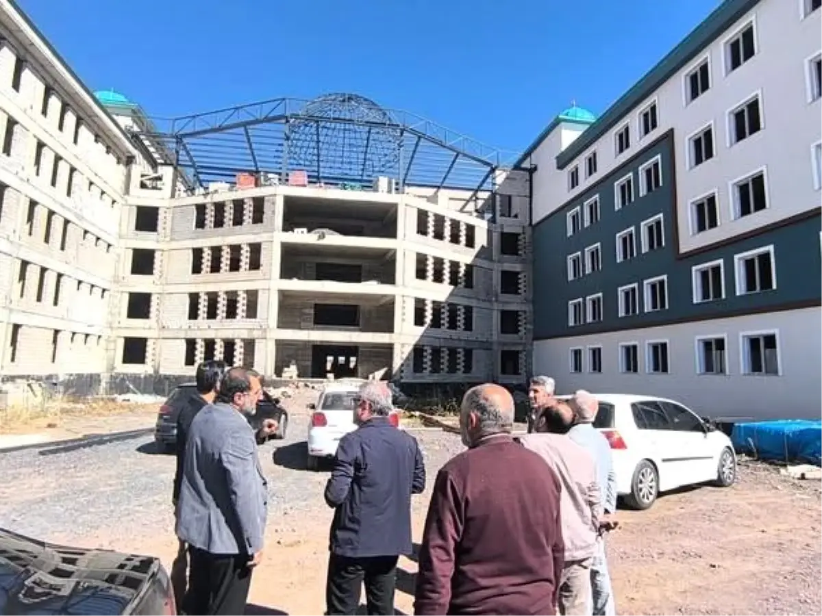 Erzurum'da Hafızlık ve Gençlik Merkezi İnşaatı İncelendi