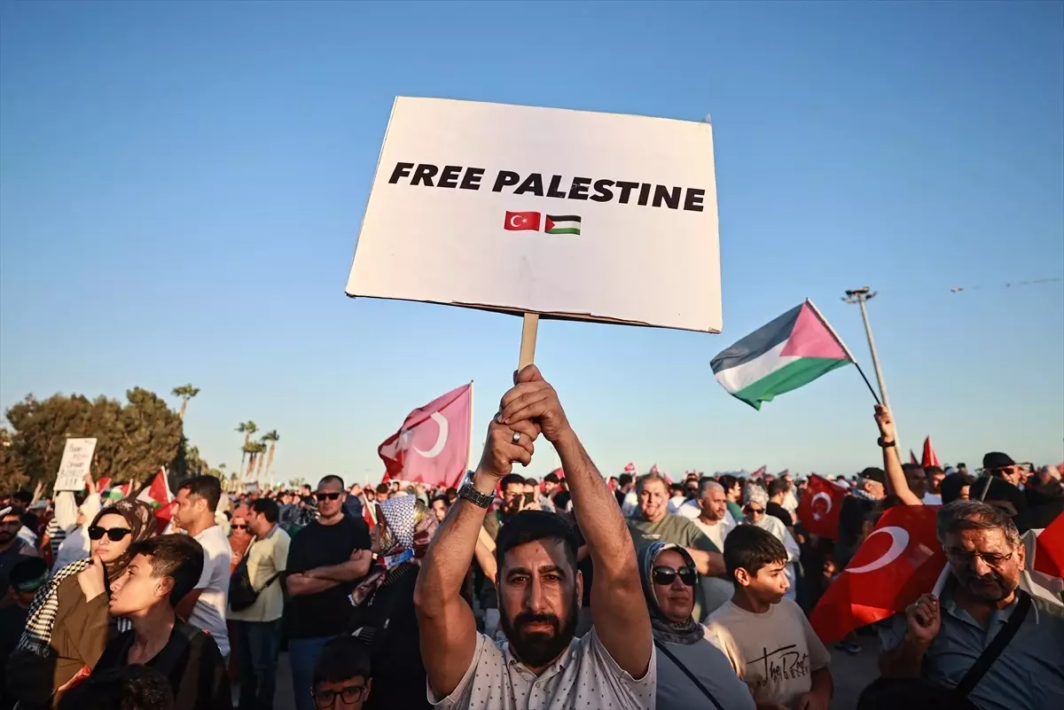 Mersin ve Hatay'da Gazze İçin Protesto Gösterileri Düzenlendi