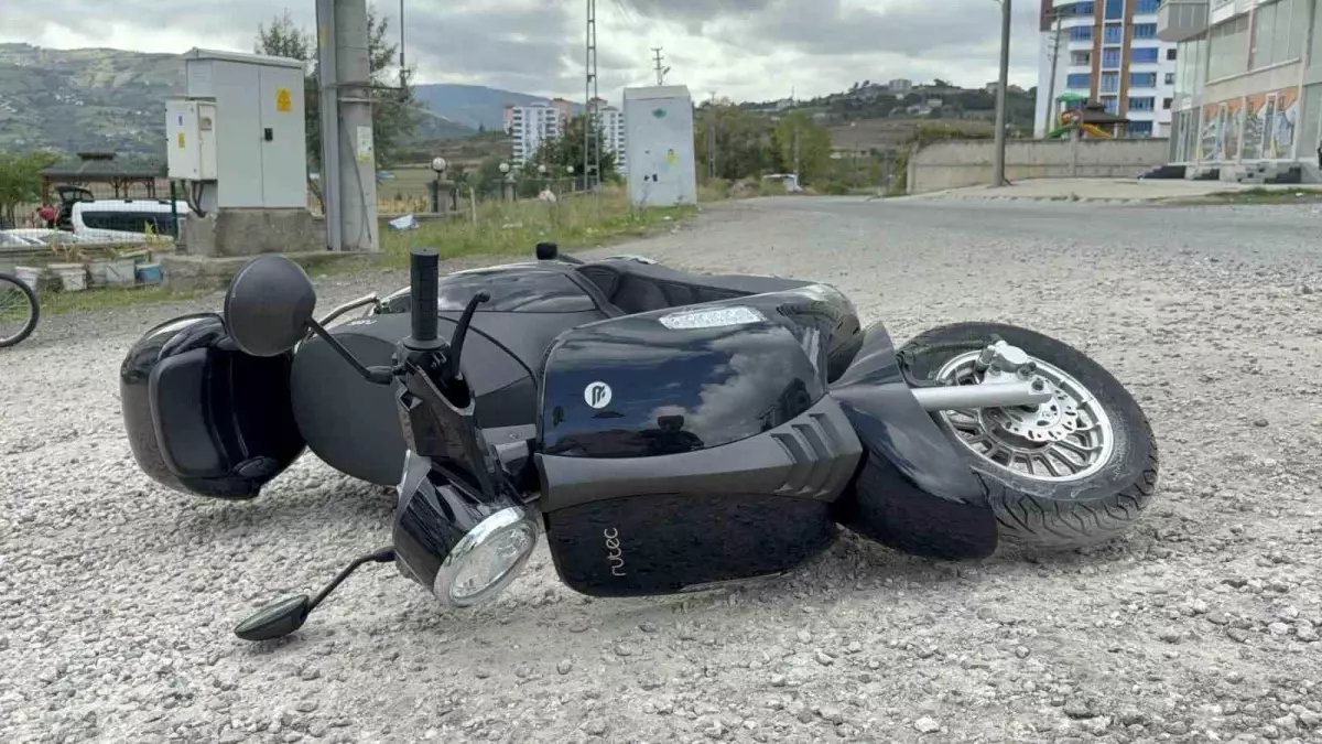 Samsun'da Motosiklet Kazası: Kadın Sürücü Yaralandı