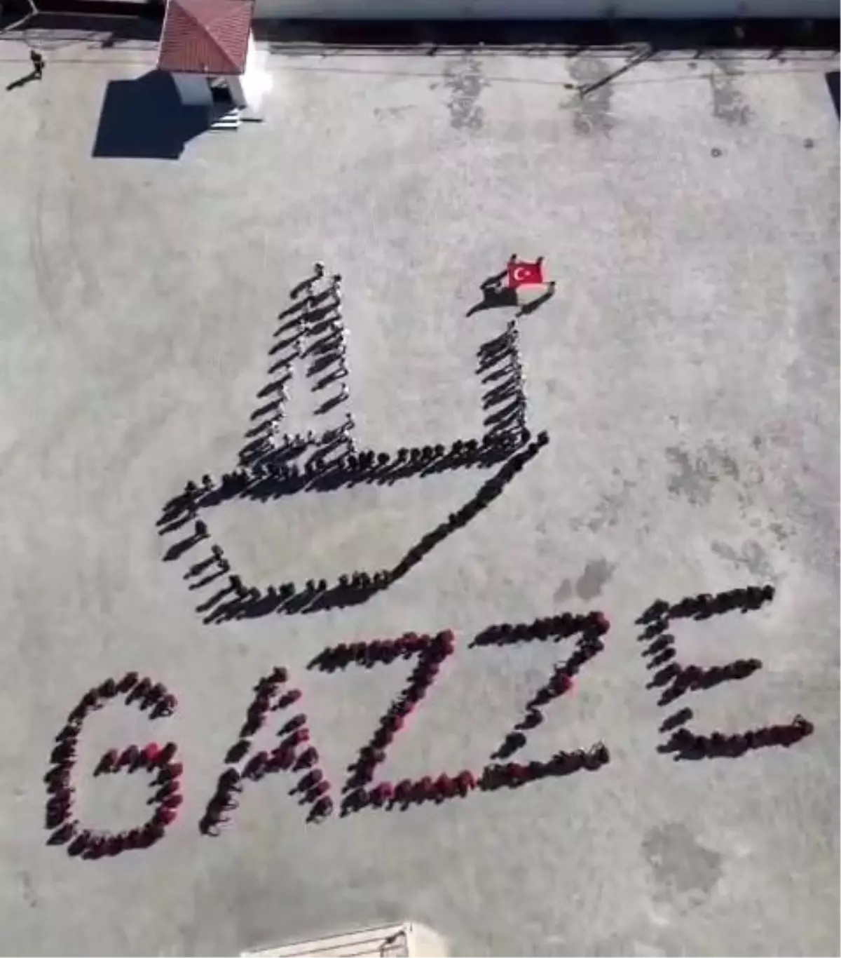 Öğrencilerden Gazze'ye Destek: Bedenleriyle 'Gazze' Yazdılar