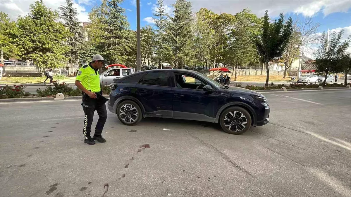 Karaman'da Elektrikli Bisiklet ile Otomobil Çarpıştı, Bir Çocuk Yaralandı